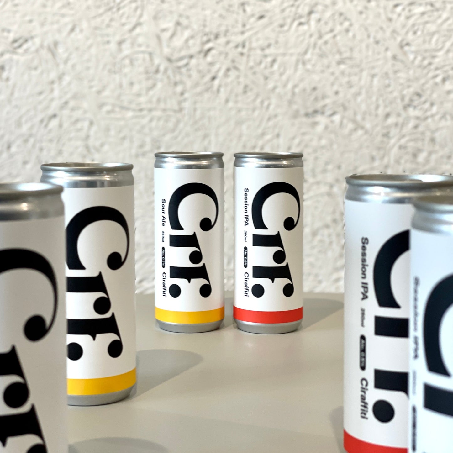シラフでも人生を思いっきり楽しめる世界をつくる」のが、私たちのミッション。お酒を飲めない人や、あえて飲まない人々の選択肢を広げ、退屈知らずで常識やぶりなノンアル・ローアルカルチャーをつくることを目標に活動しているブランド