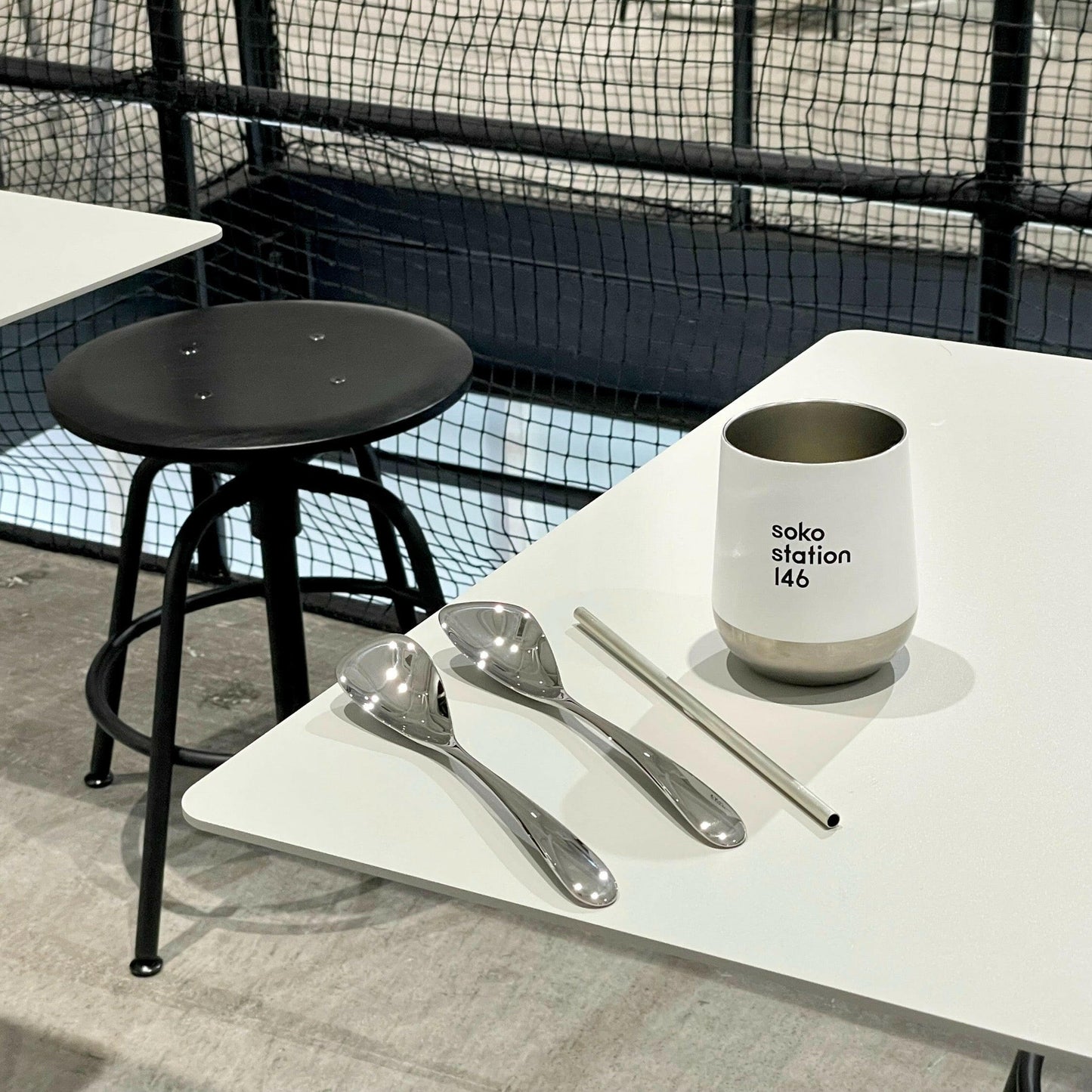 左利き用の方へ向けカレー用スプーンとして開発された山崎金属工業のカレー賢人