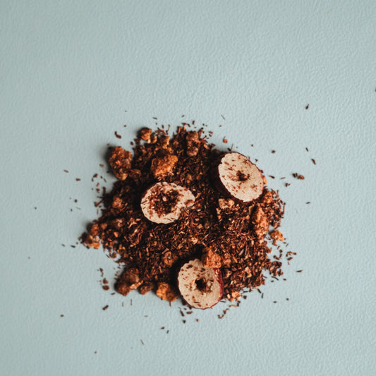 ナツメが入ったノンカフェインのルイボスティーの茶葉です