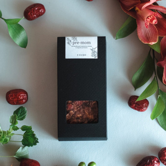 E CA QUIのpre-momは妊婦さんも飲めるフルーツルイボスティーのパッケージです。