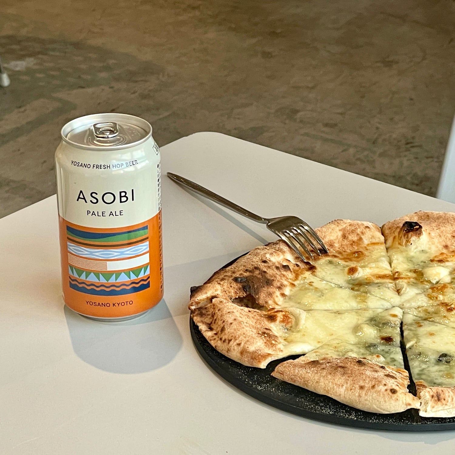 ASOBIビールとペアリングした料理（ピザ）