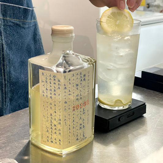 新宿にあるレモンサワー専門店が作ったリキュールを使って店内でも提供しています