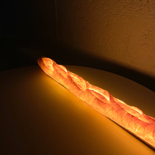 PAMPSHADEのバケット（コンセントタイプ）インテリアランプはパン屋から不要なパンを集めてひとつひとつ手作業でランプシェードにリサイクルされたもの