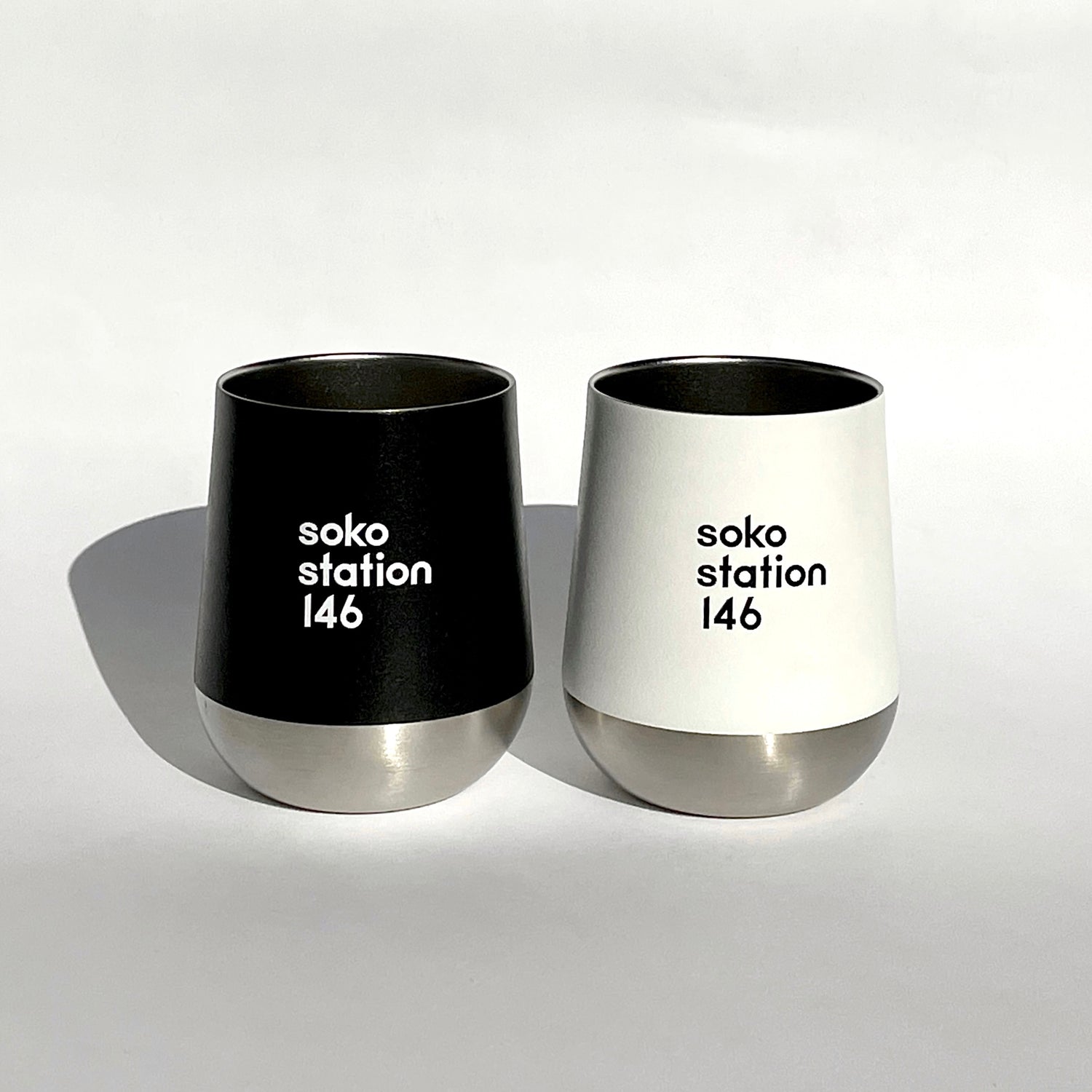 soko station 146オリジナルで作成した保温保冷が可能な二重構造のサーモタンブラー。2色でご用意してしております。